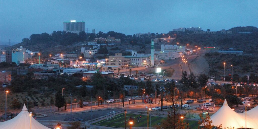 كيف تختار ماكينة عد نقود مناسبة: تعرف على أقل مكنة عد نقود وسعر ماكينة عد نقود
